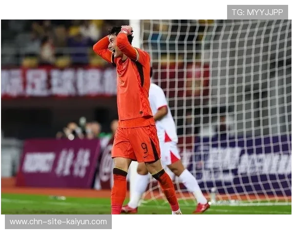 特写：越南球迷包机赴乌兹别克斯坦，亚洲杯客队看台现红色海洋